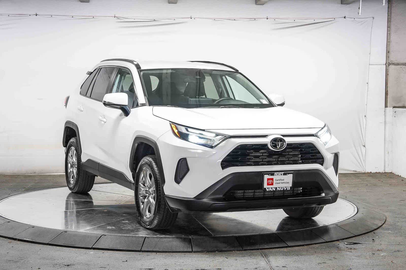 Toyota RAV4 XLE 2024