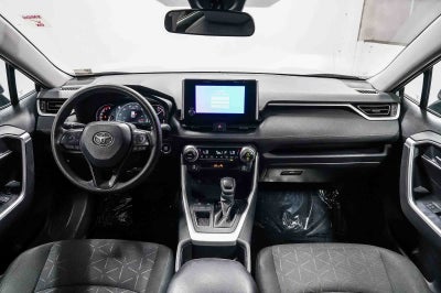 Toyota RAV4 XLE 2024