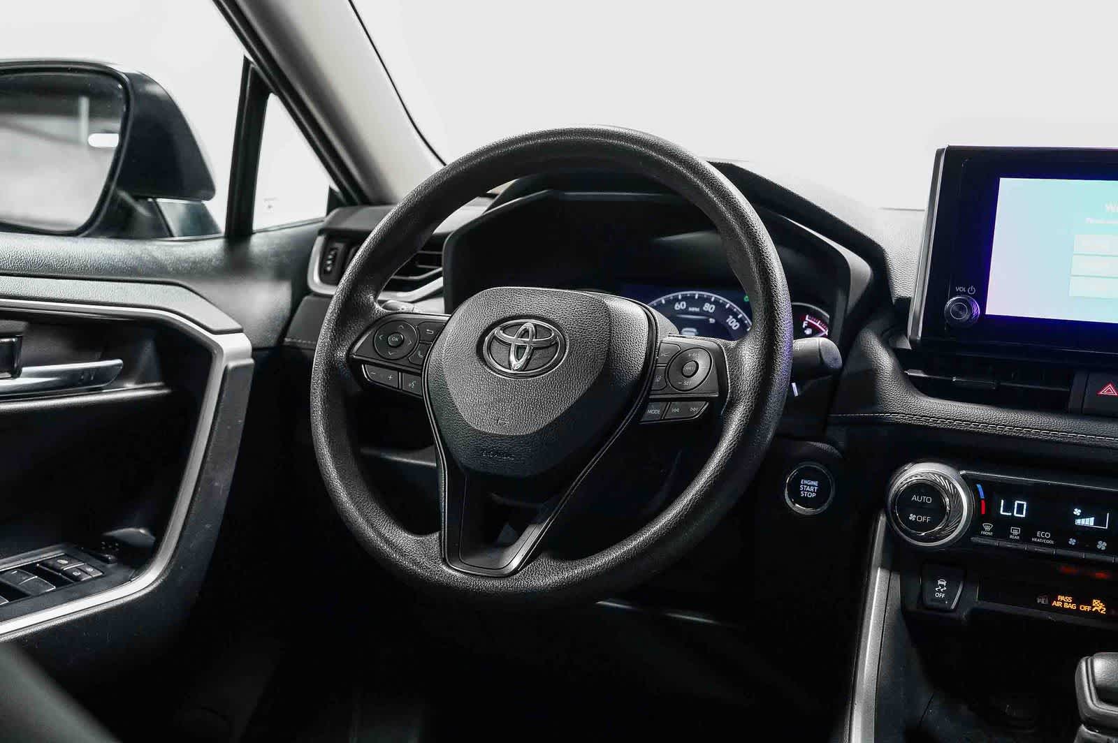 Toyota RAV4 XLE 2024