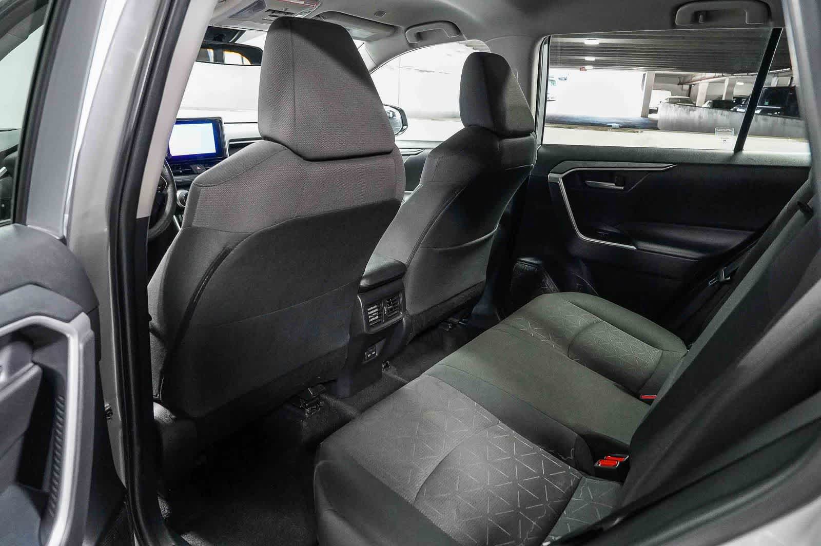 Toyota RAV4 XLE 2024