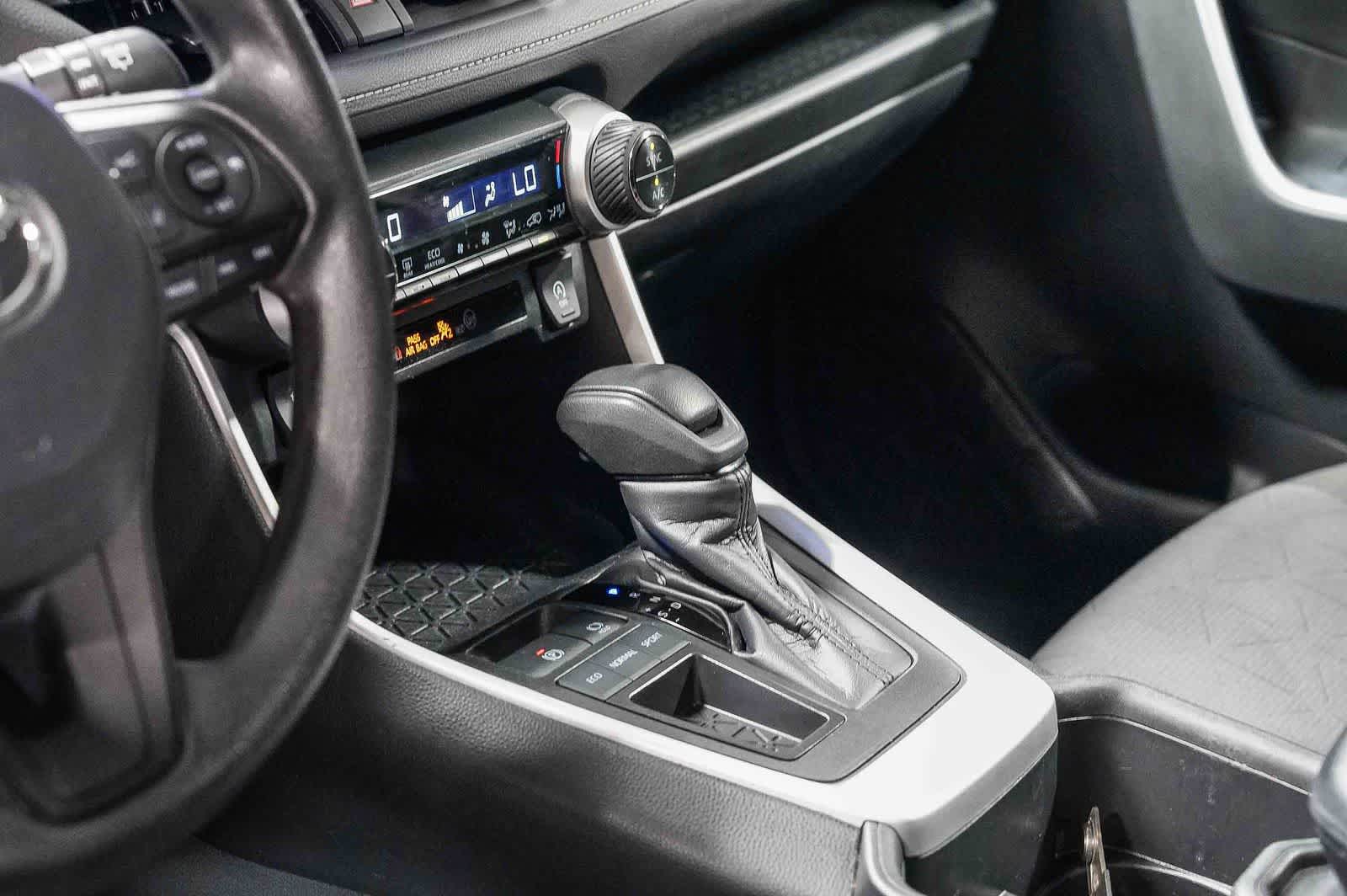 Toyota RAV4 XLE 2024
