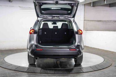 Toyota RAV4 XLE 2024