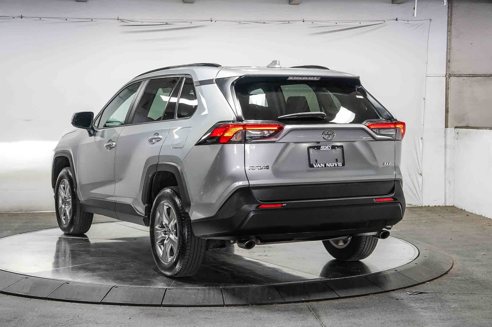 Toyota RAV4 XLE 2024