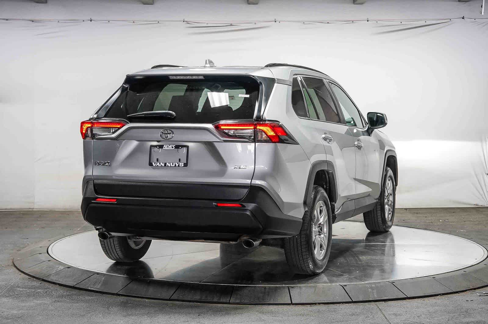 Toyota RAV4 XLE 2024