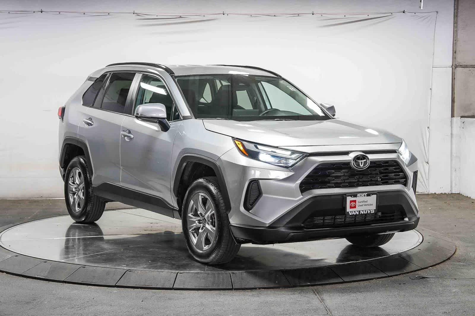 Toyota RAV4 XLE 2024