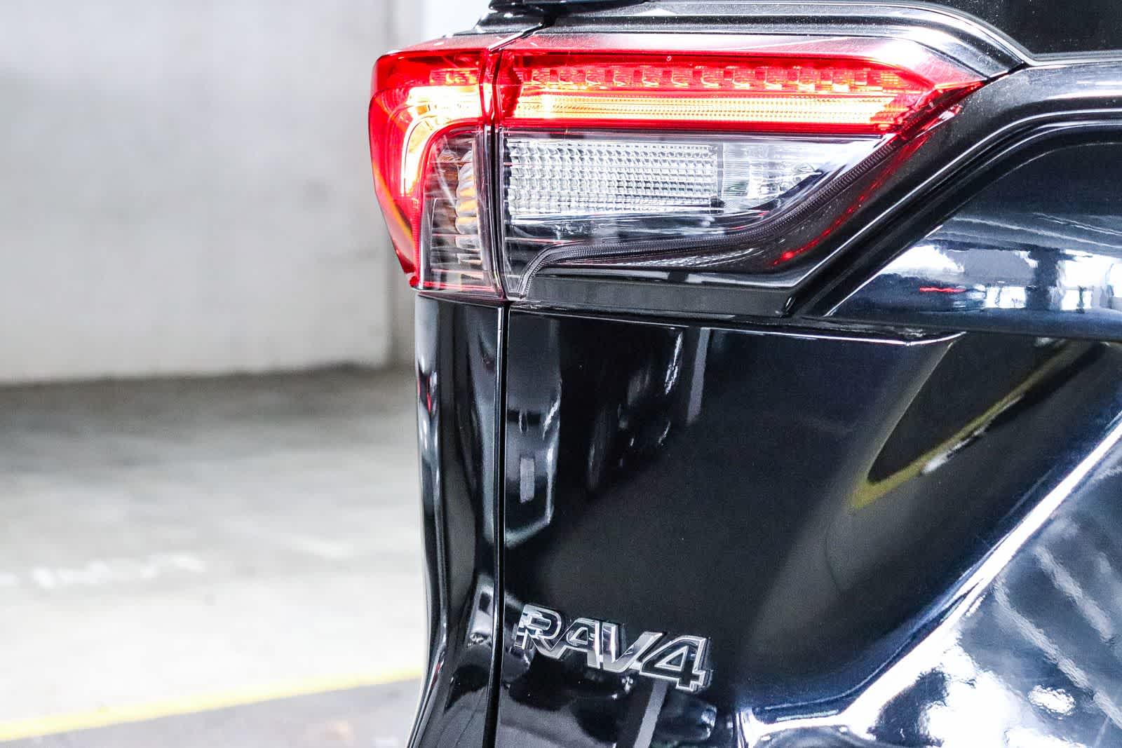 Toyota RAV4 XLE 2024