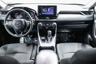 Toyota RAV4 XLE 2024