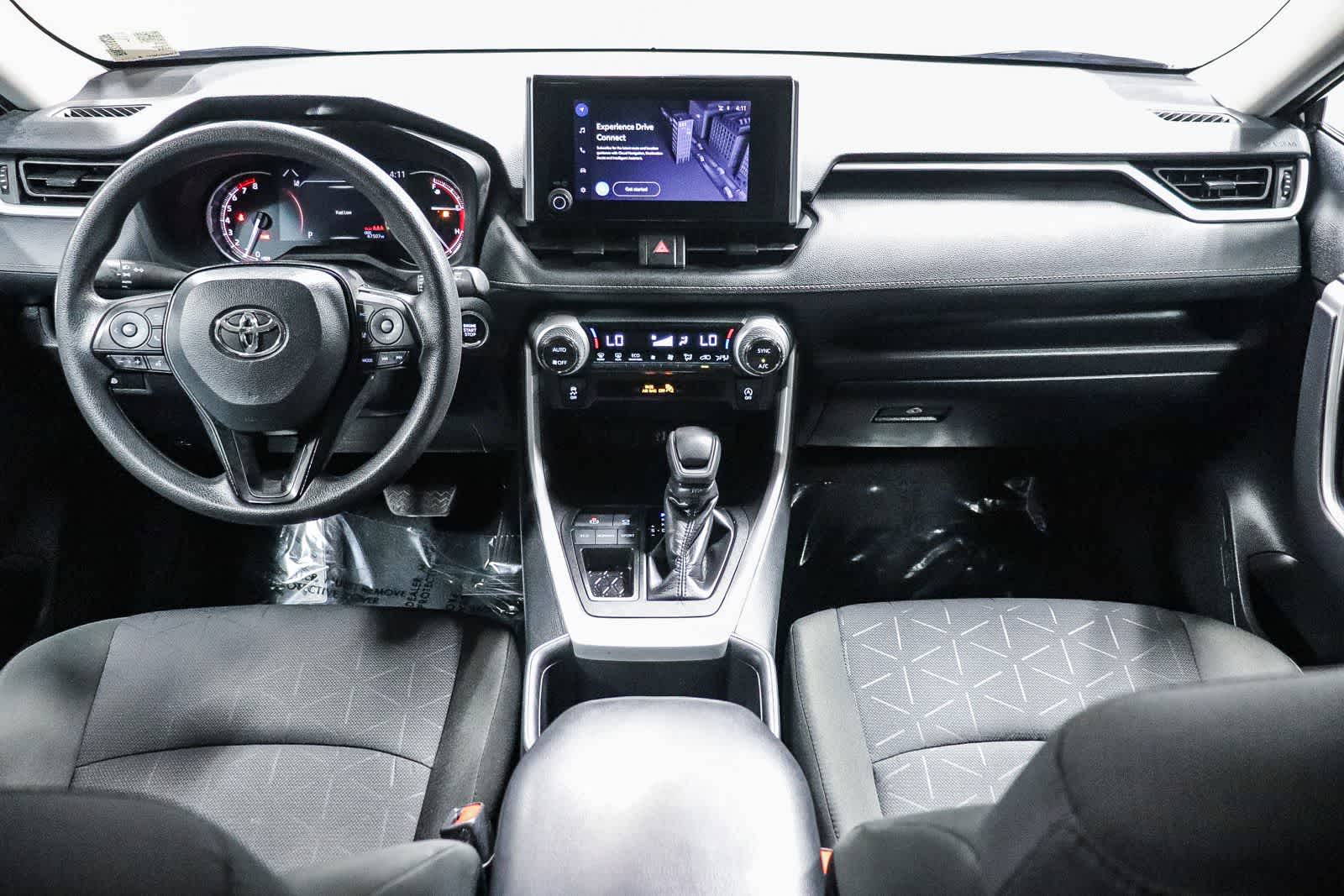 Toyota RAV4 XLE 2024