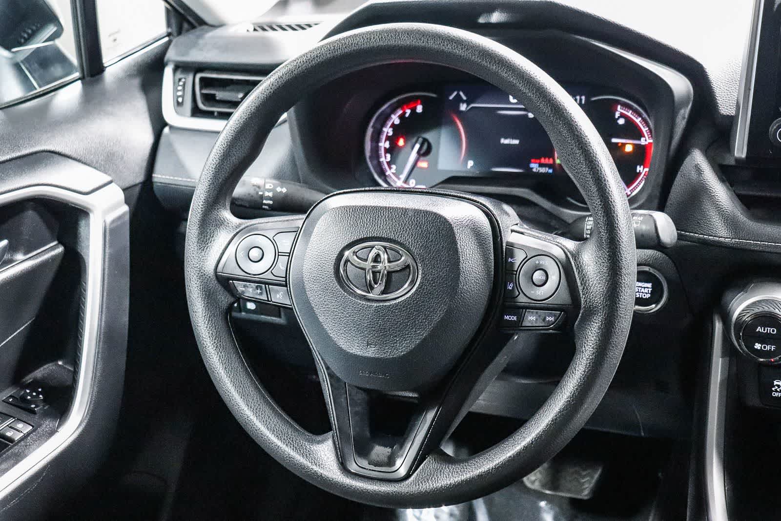 Toyota RAV4 XLE 2024