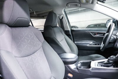 Toyota RAV4 XLE 2024