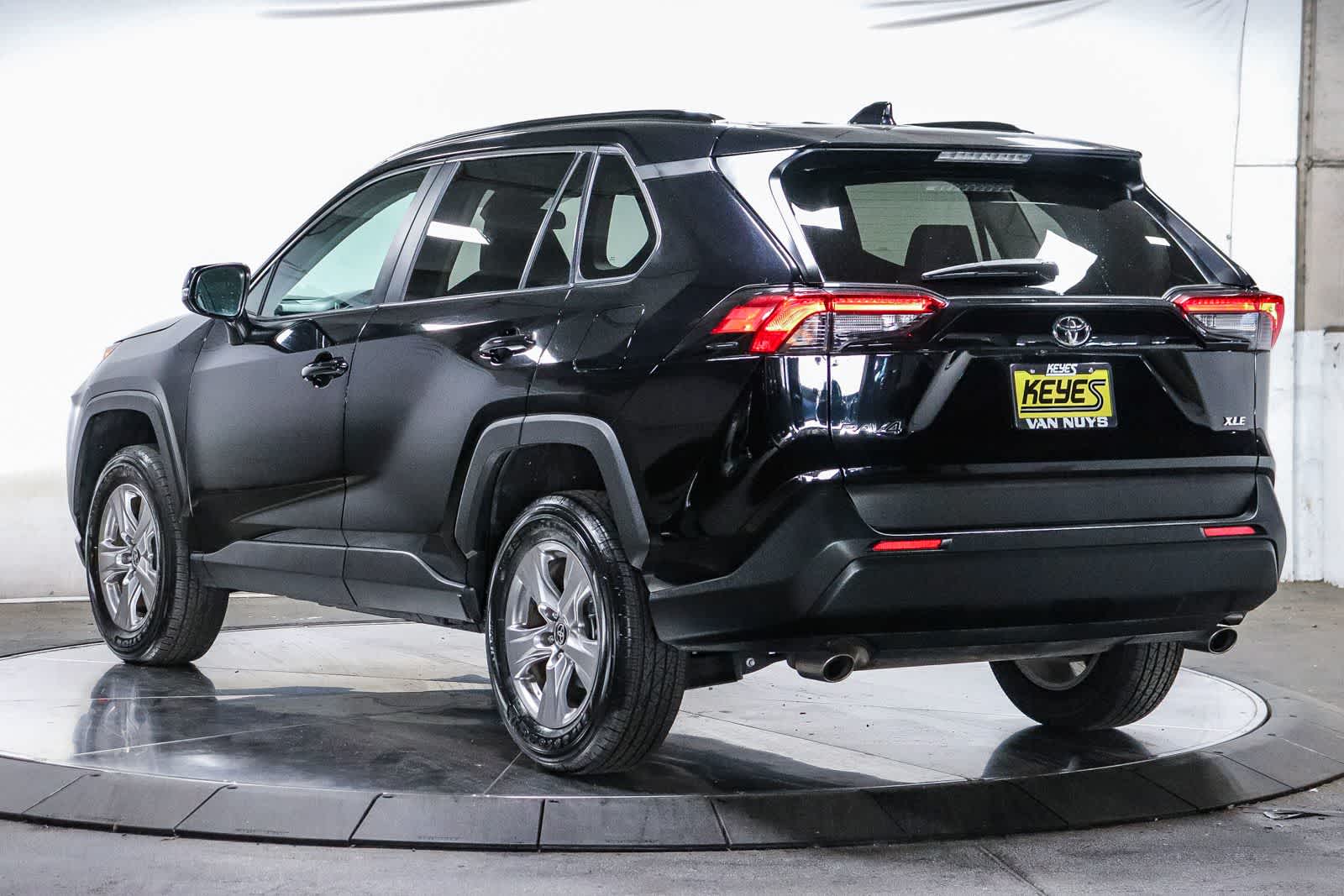 Toyota RAV4 XLE 2024