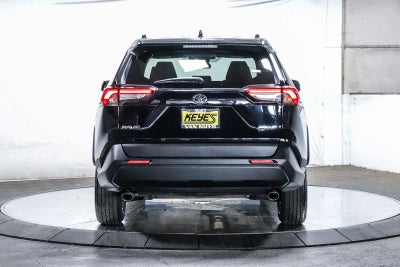 Toyota RAV4 XLE 2024