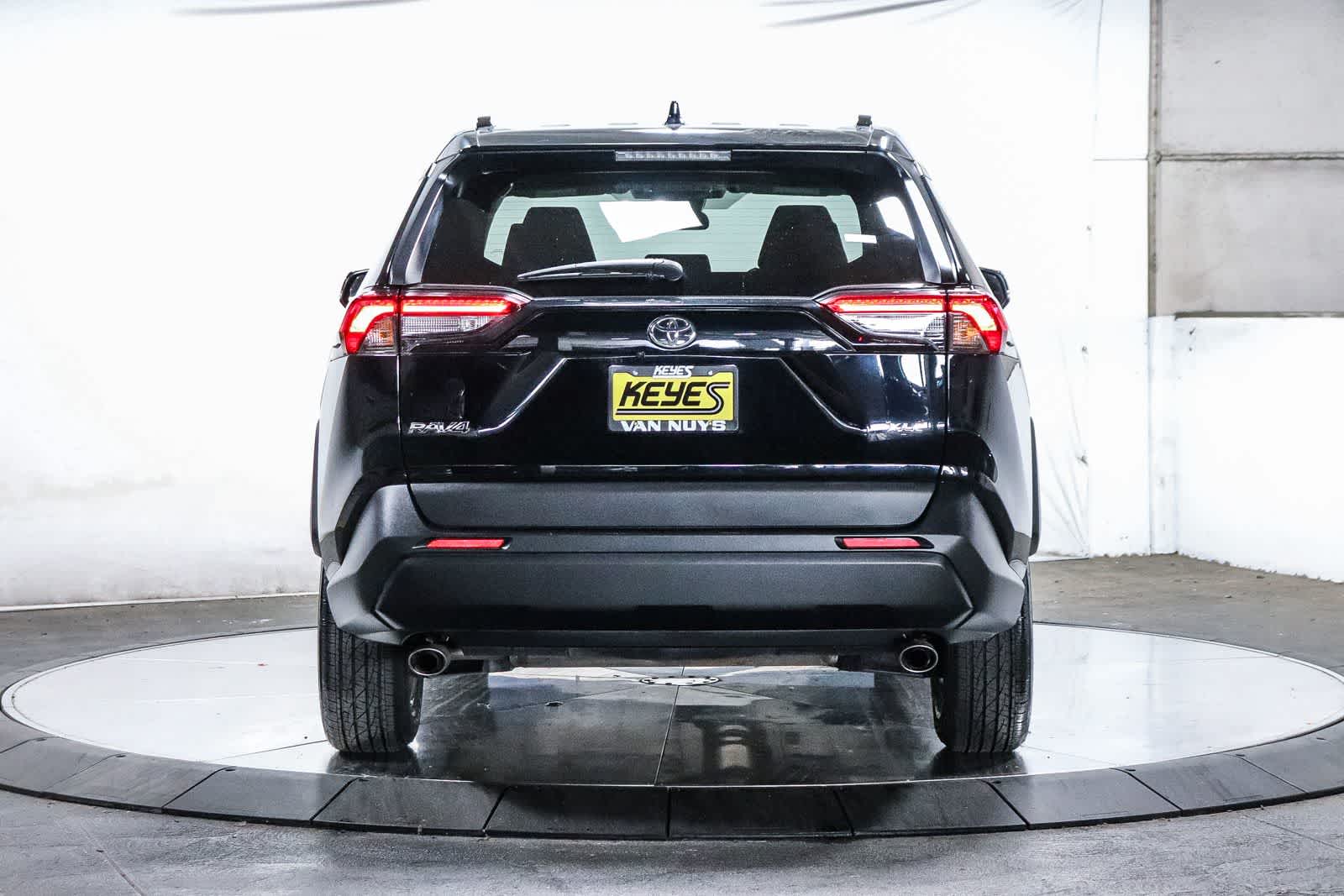 Toyota RAV4 XLE 2024