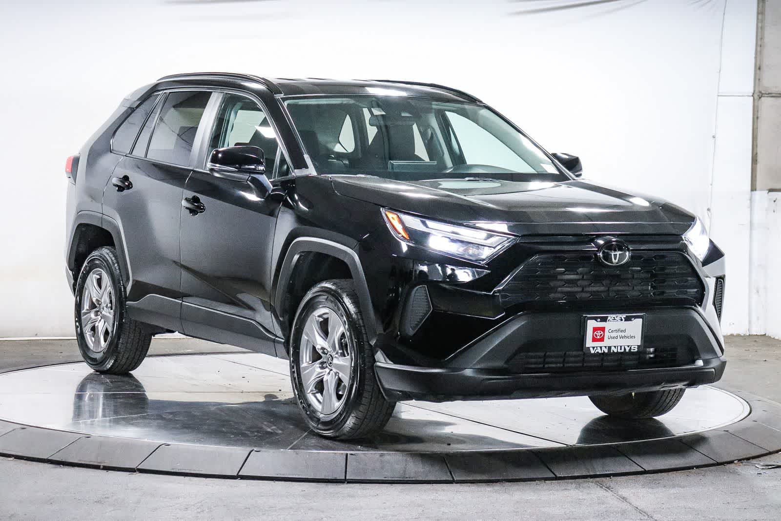 Toyota RAV4 XLE 2024