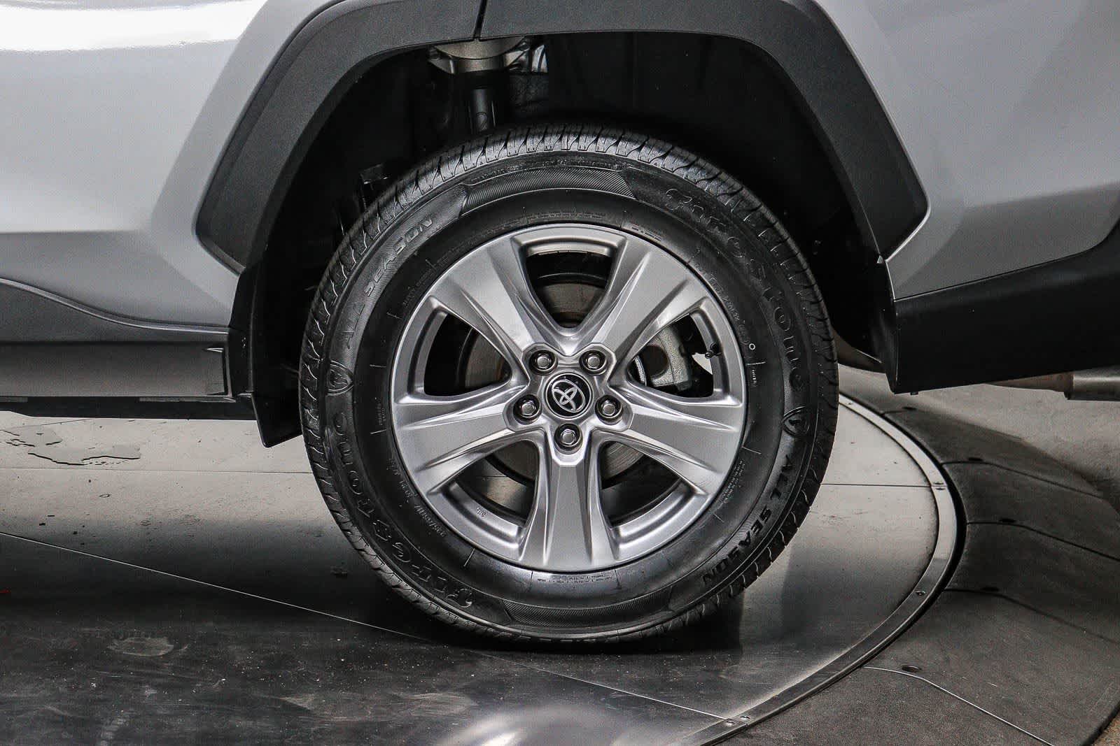Toyota RAV4 XLE 2024