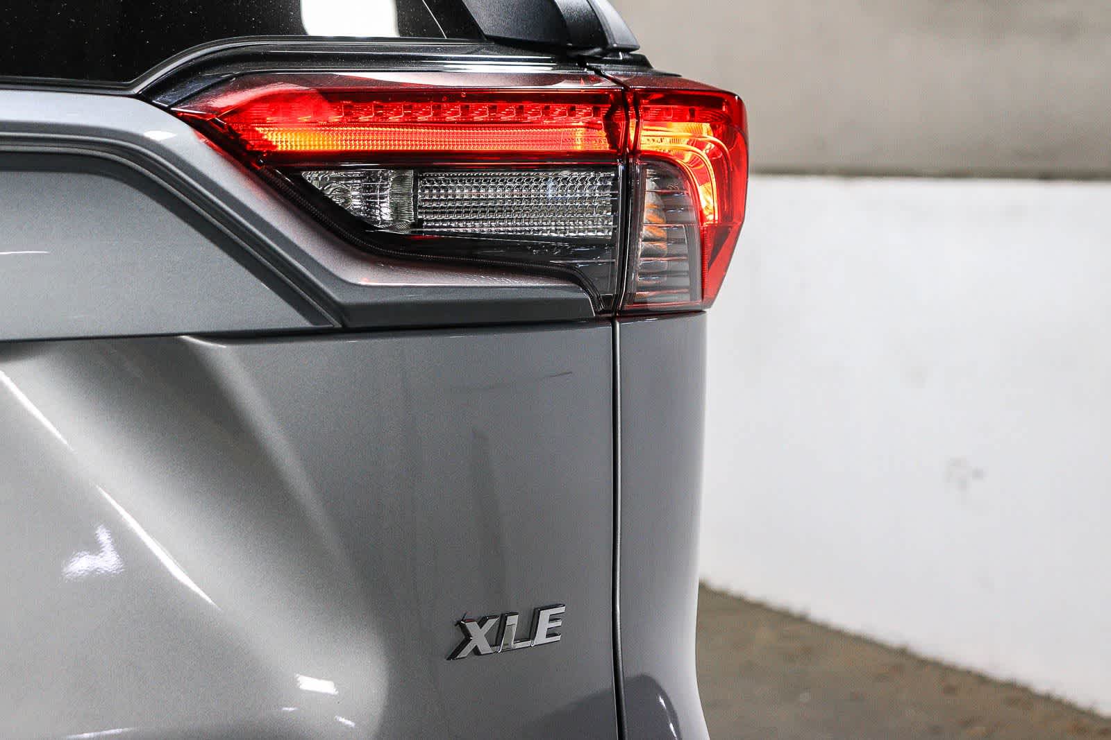 Toyota RAV4 XLE 2024