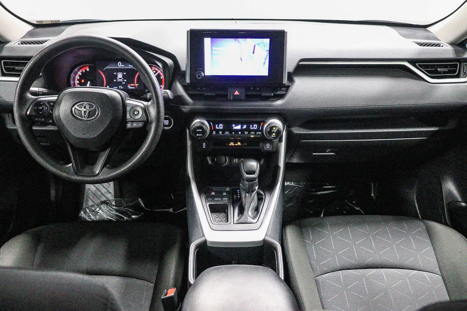 Toyota RAV4 XLE 2024