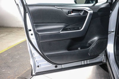 Toyota RAV4 XLE 2024