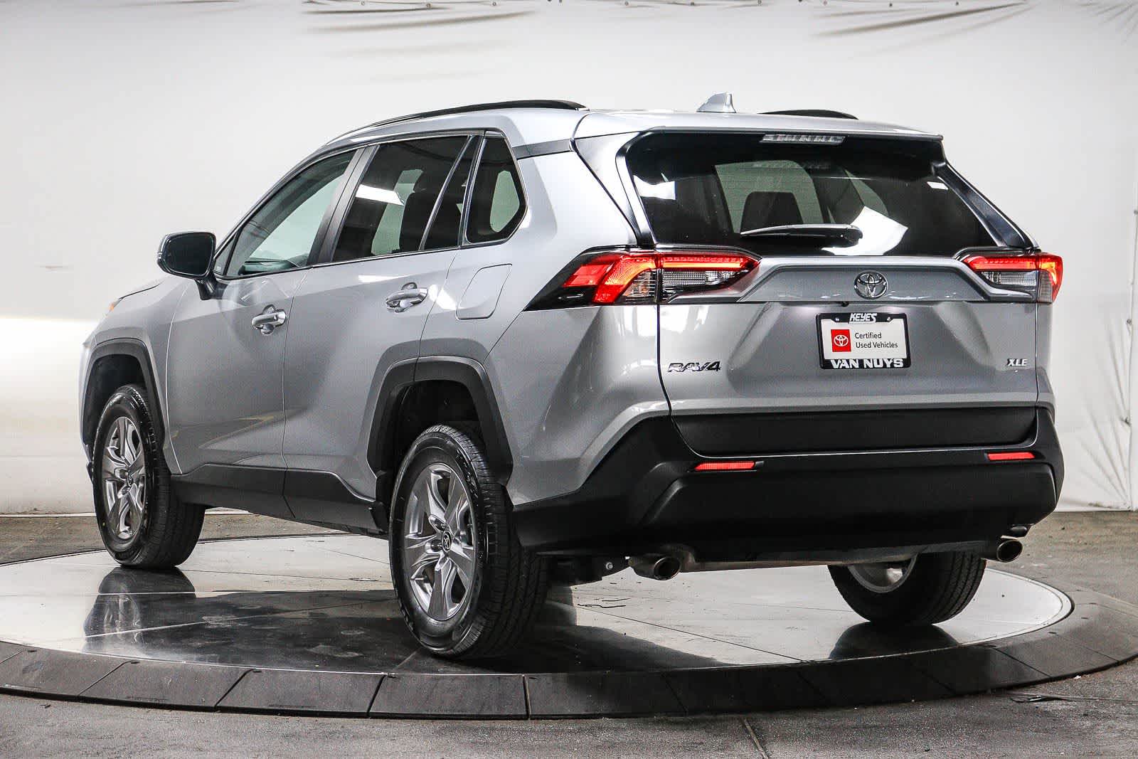 Toyota RAV4 XLE 2024