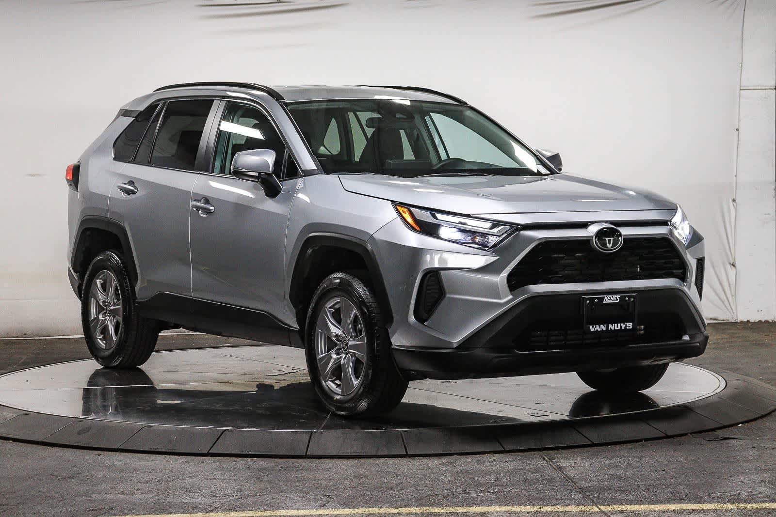 Toyota RAV4 XLE 2024