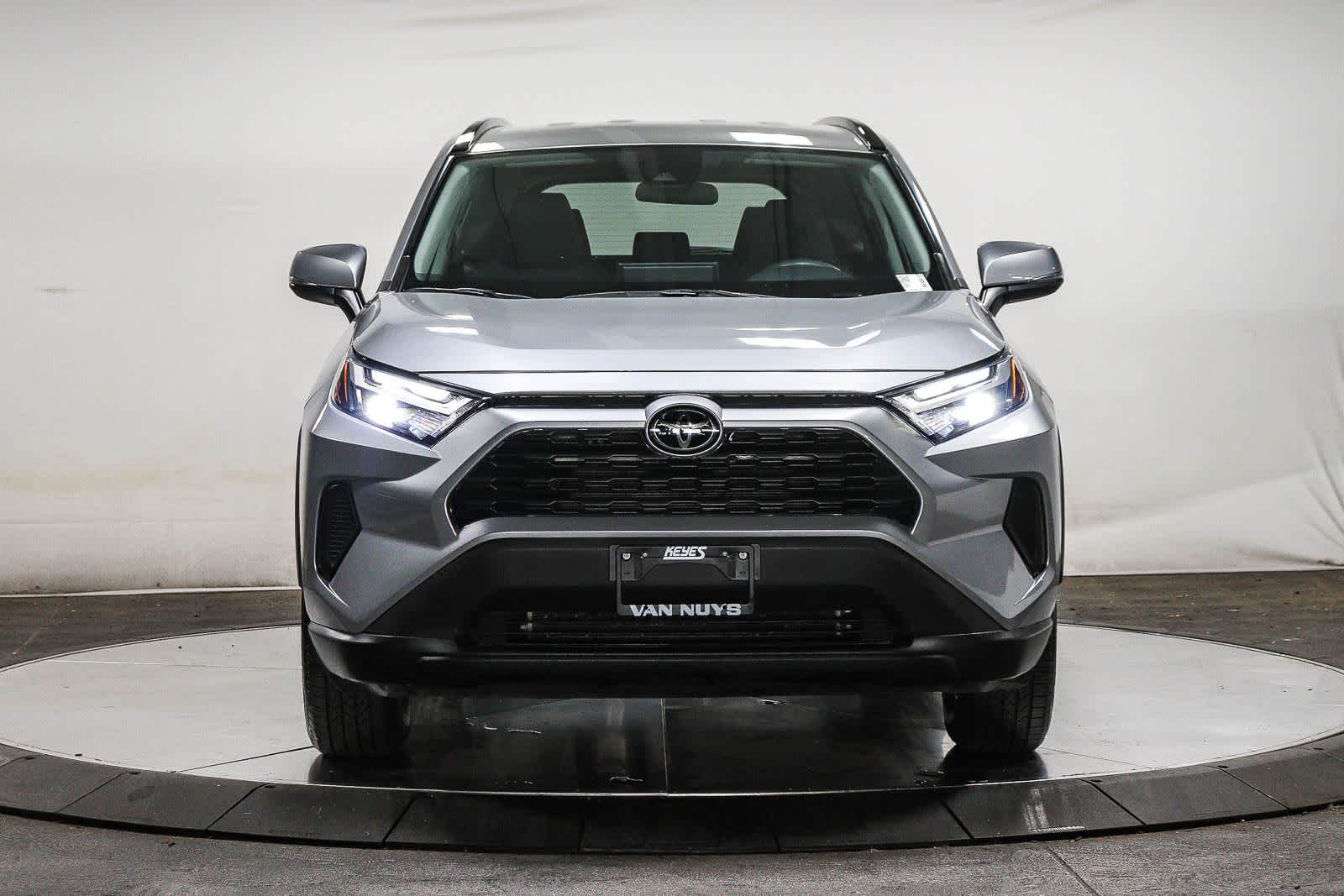 Toyota RAV4 XLE 2024
