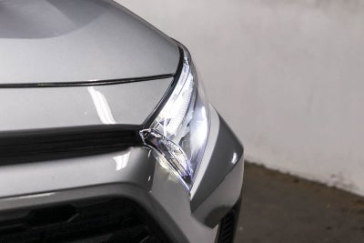 Toyota RAV4 XLE 2024