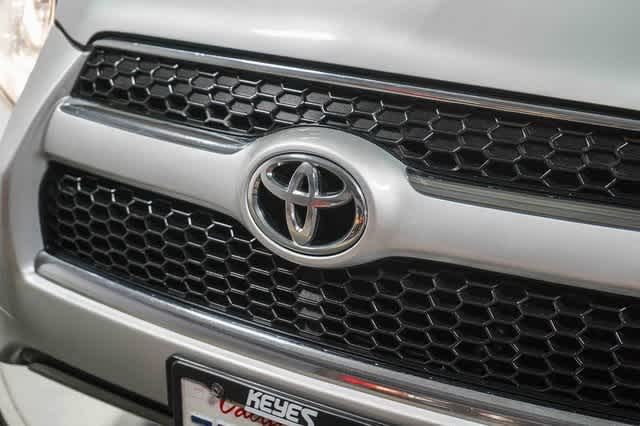 Toyota RAV4 Limited 2012