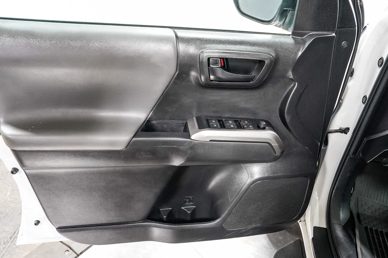 Toyota Tacoma SR5 2023