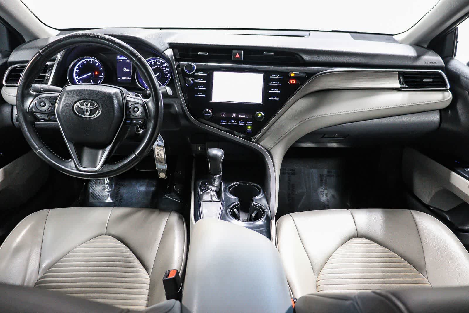 Toyota Camry SE 2019