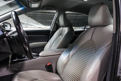 Toyota Camry SE 2019