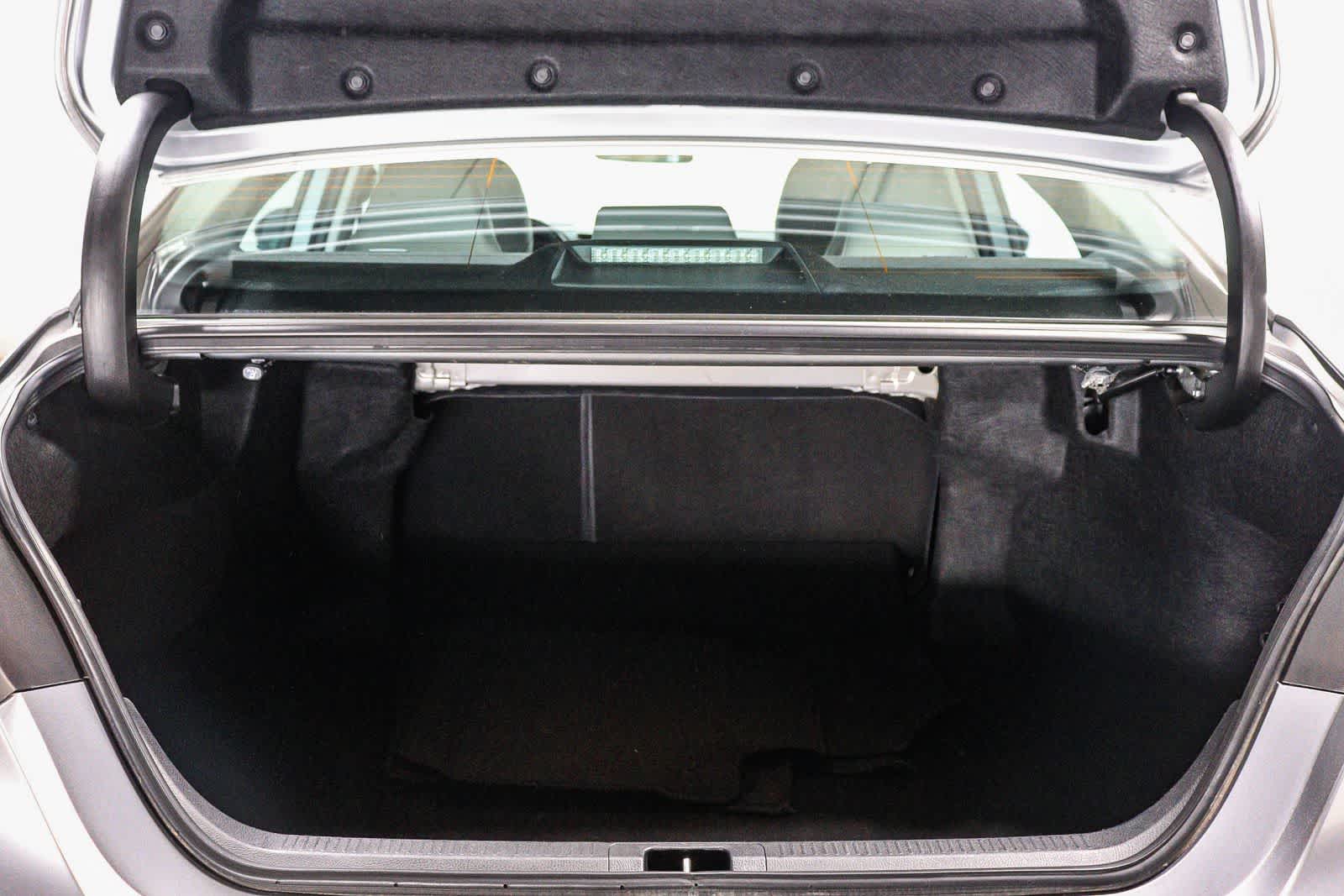 Toyota Camry SE 2019