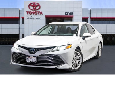 Toyota Camry Hybrid XLE 2019