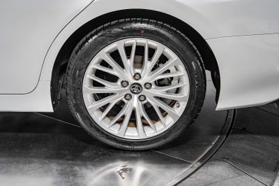 Toyota Camry Hybrid XLE 2019