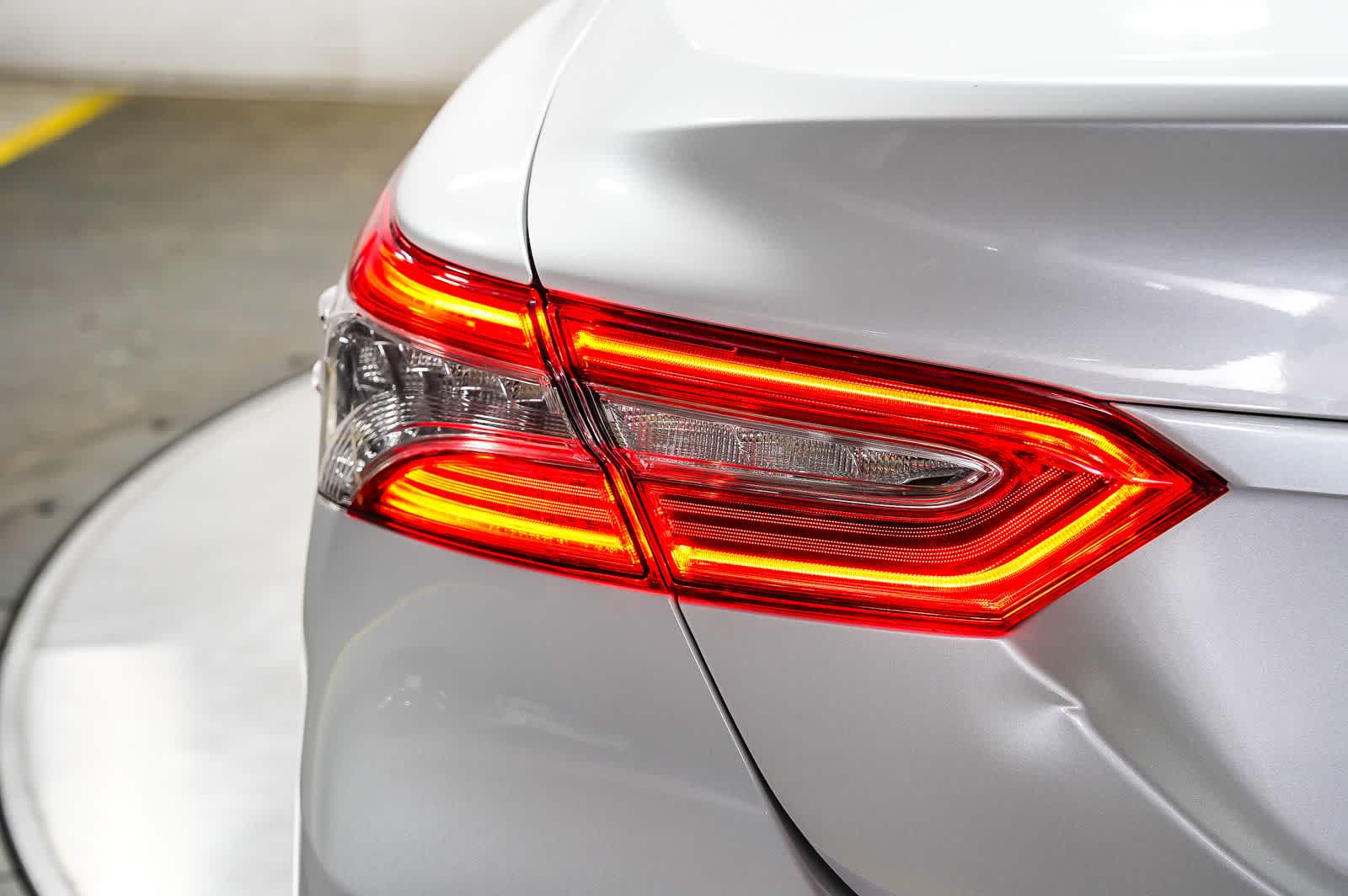 Toyota Camry Hybrid XLE 2019