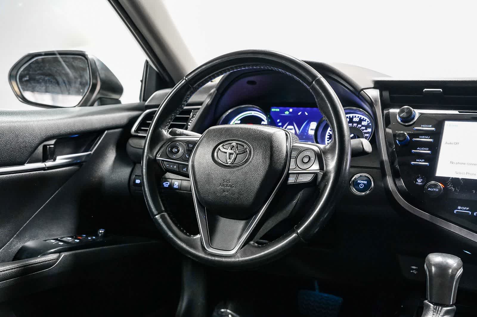 Toyota Camry Hybrid XLE 2019