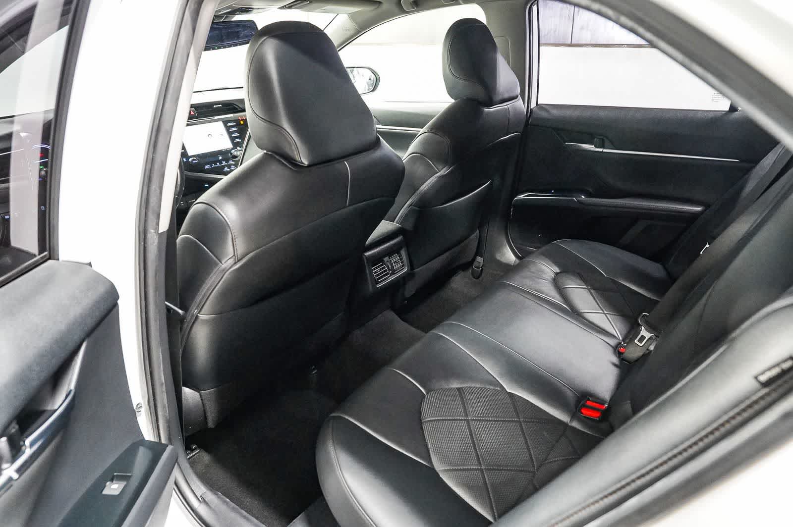 Toyota Camry Hybrid XLE 2019