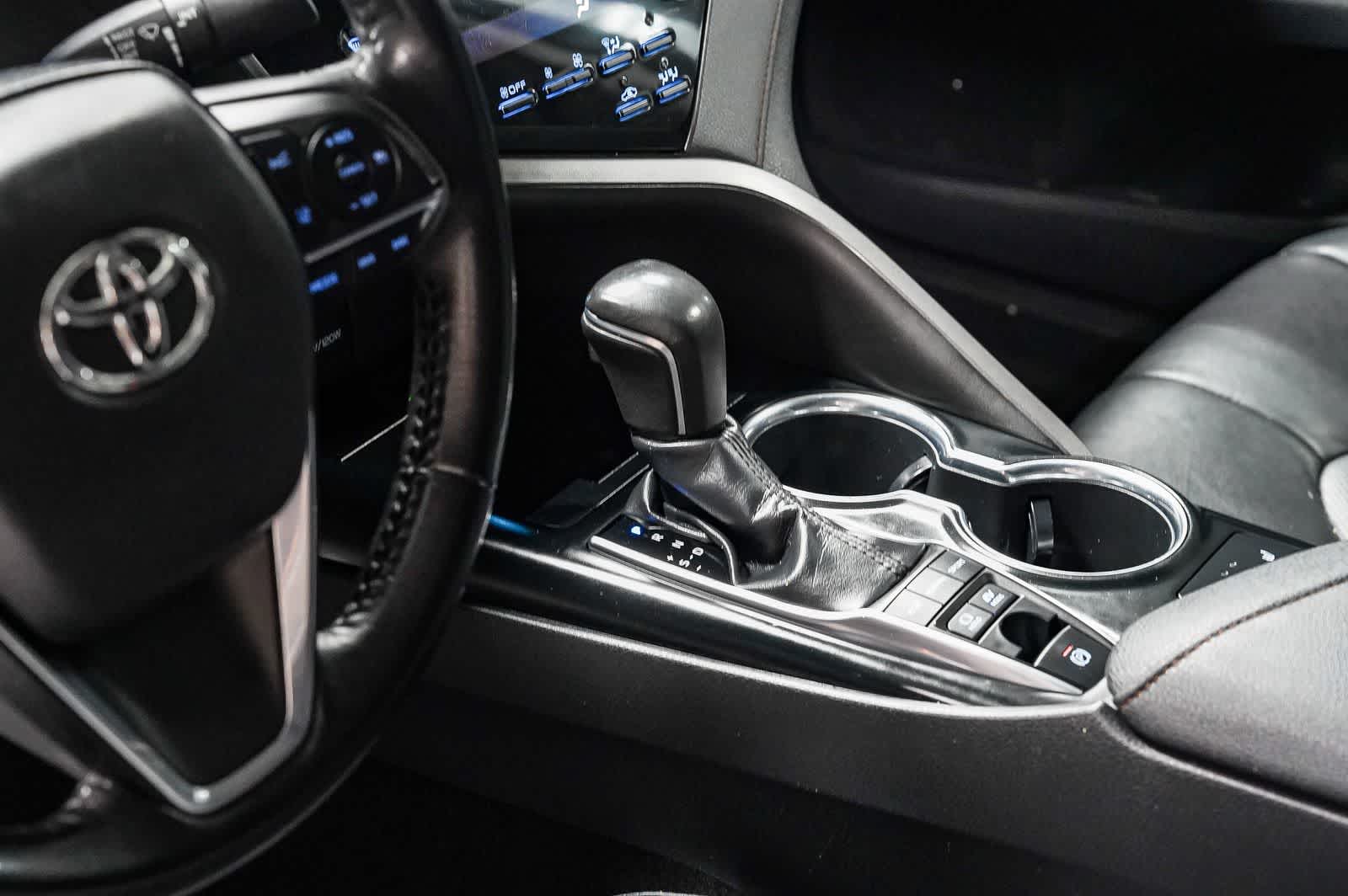Toyota Camry Hybrid XLE 2019