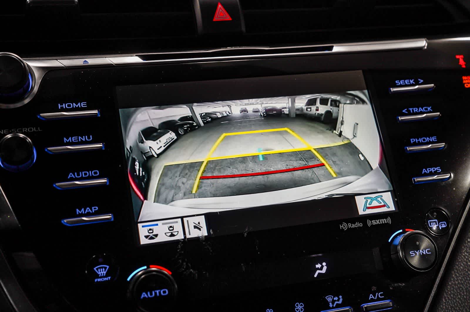 Toyota Camry Hybrid XLE 2019
