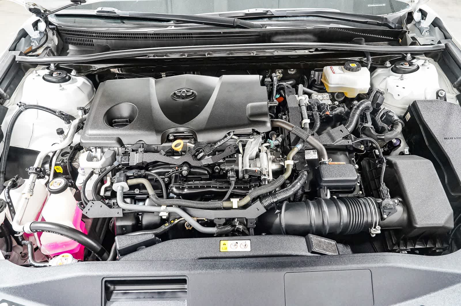 Toyota Camry Hybrid XLE 2019