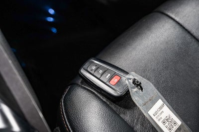 Toyota Camry Hybrid XLE 2019
