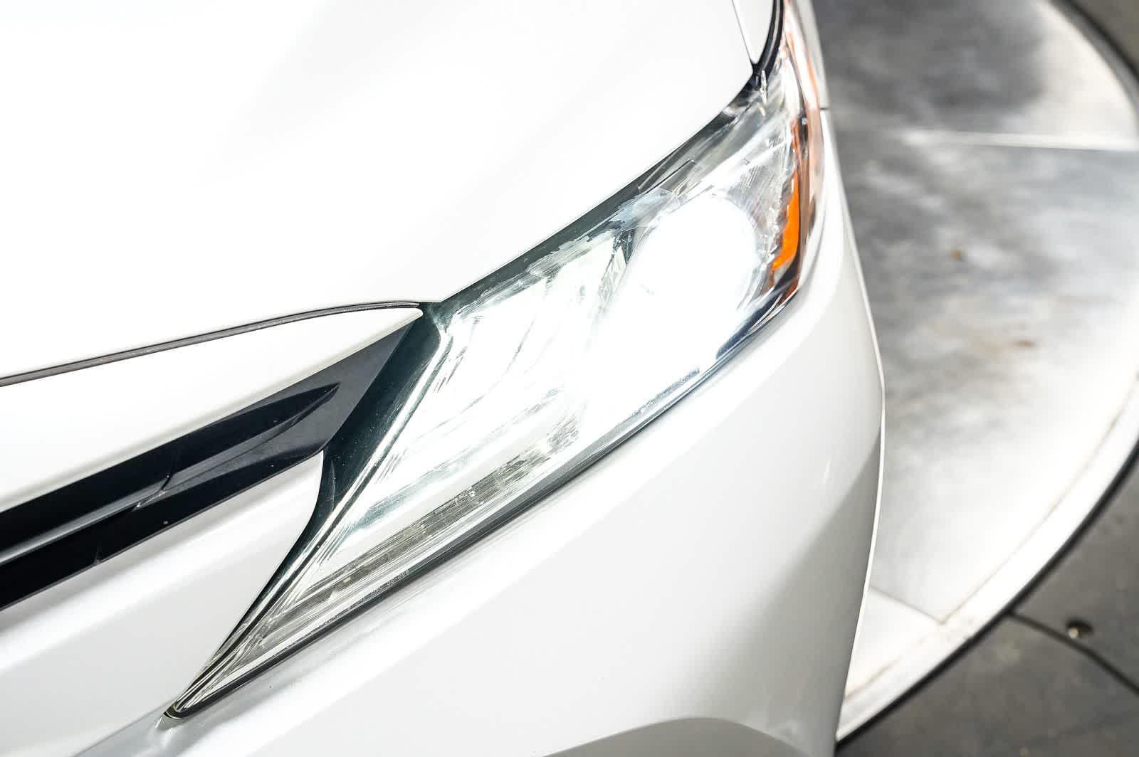 Toyota Camry Hybrid XLE 2019