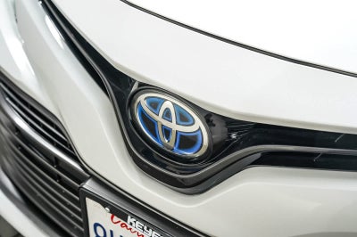 Toyota Camry Hybrid XLE 2019