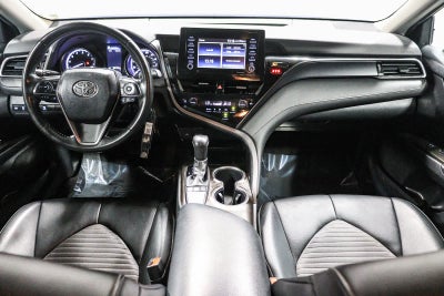 Toyota Camry SE 2022