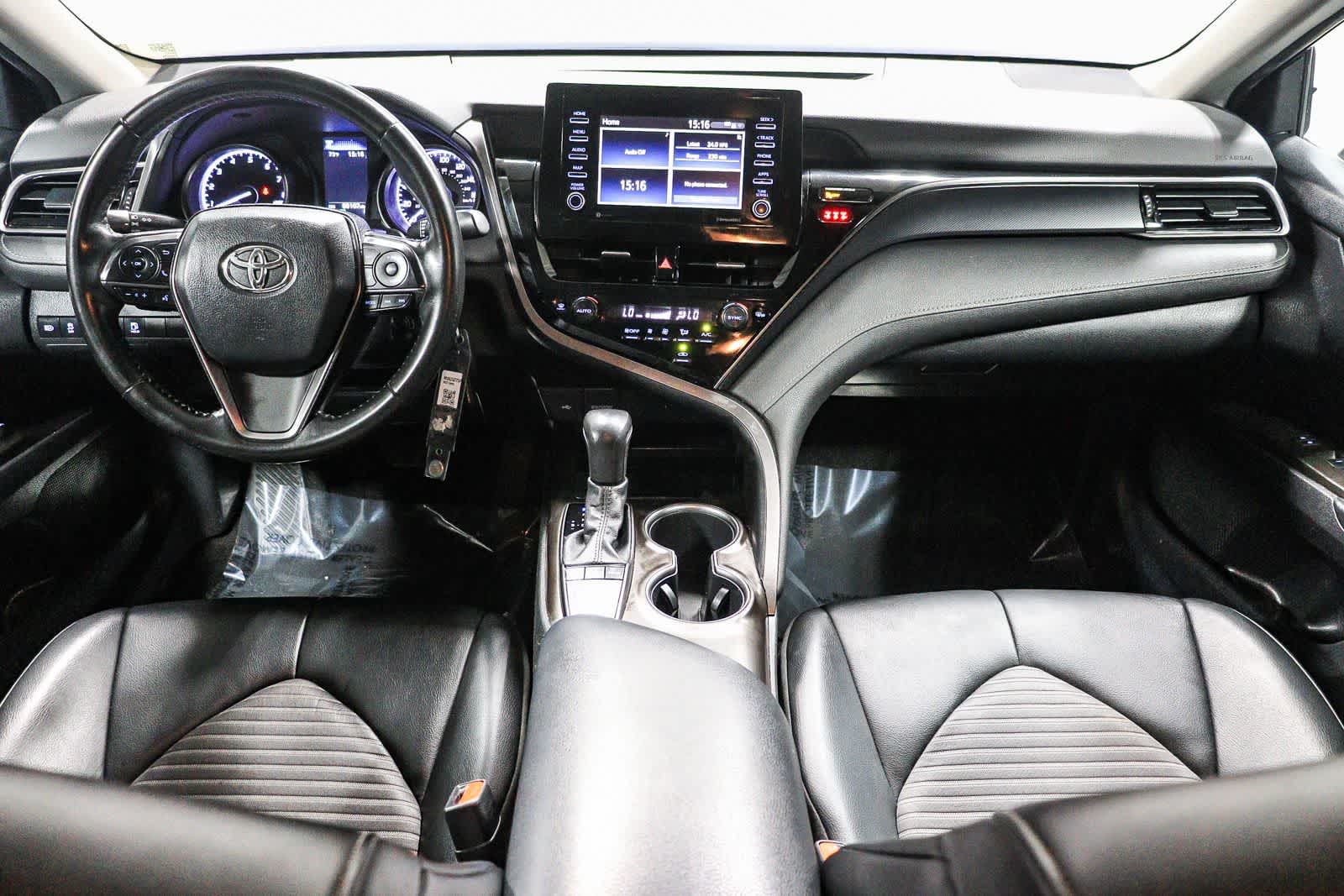 Toyota Camry SE 2022