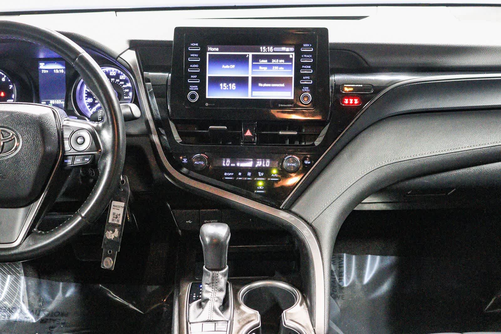 Toyota Camry SE 2022