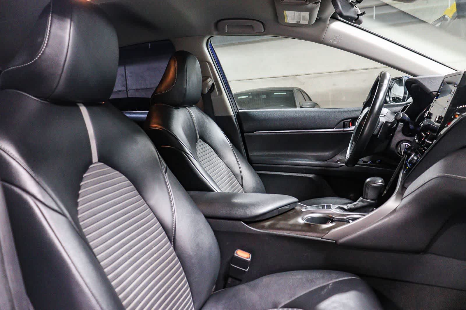Toyota Camry SE 2022