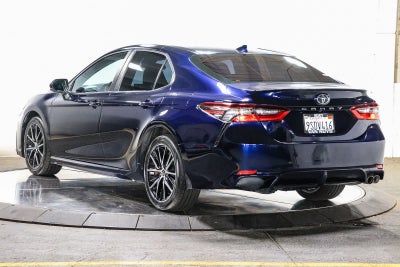 Toyota Camry SE 2022