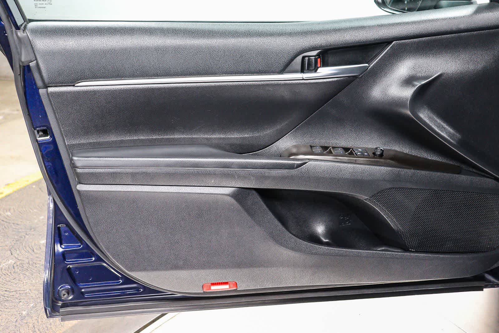 Toyota Camry SE 2022