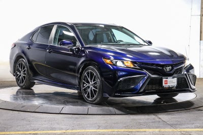 Toyota Camry SE 2022
