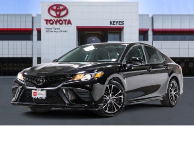 Toyota Camry SE 2020